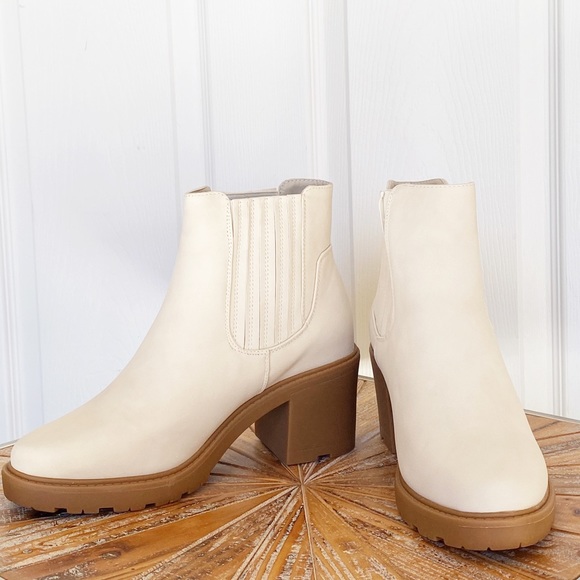 NWT Size 10 Just Fab Water-Resistant Booties in Birch White - Picture 5 of 13